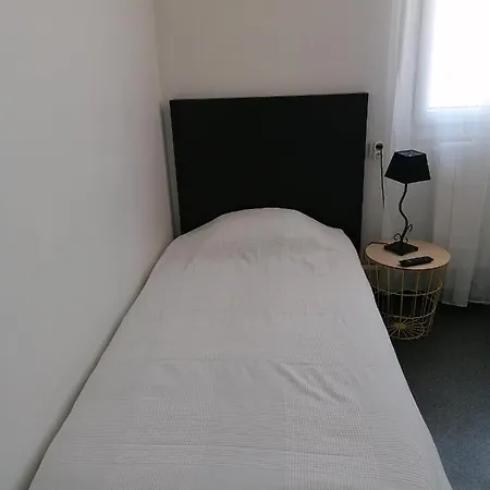 De La Petite Hutte Hotel Codolet