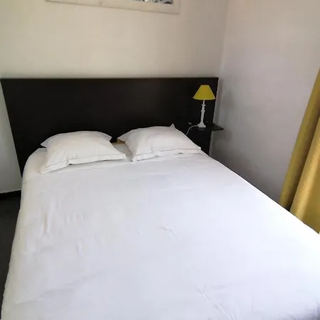 De La Petite Hutte Codolet