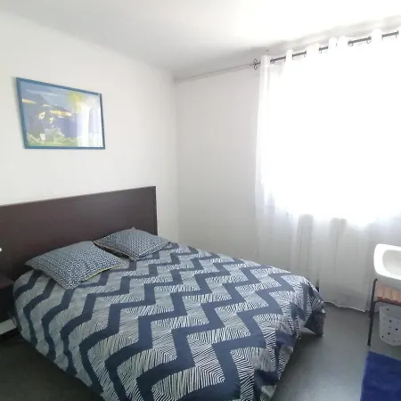 De La Petite Hutte *