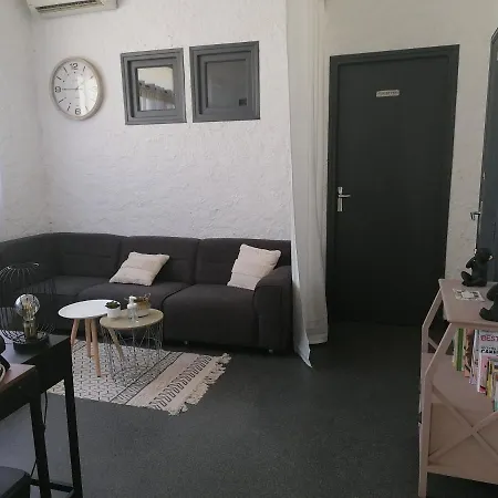 De La Petite Hutte Hotel Codolet