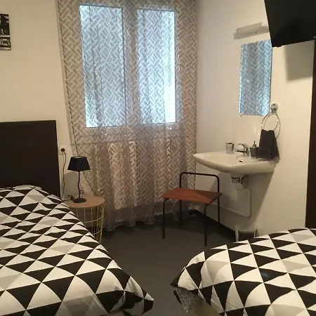 De La Petite Hutte Hotel Codolet