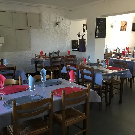 De La Petite Hutte Hotel