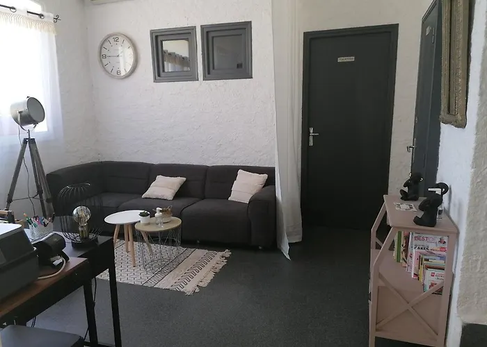 De La Petite Hutte Hotel Codolet